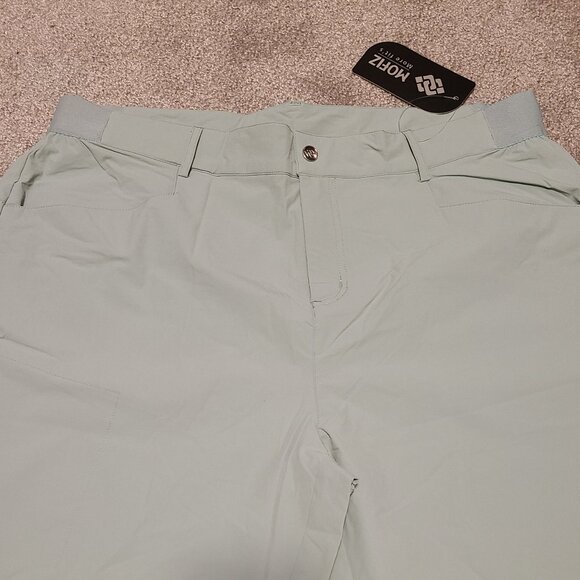 💥3/$30💥 NWT Mofiz womans light green golf shorts - Picture 3 of 5